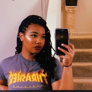 Meet your Posher, April